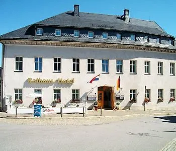 Πανσιόν Rathaus 2*